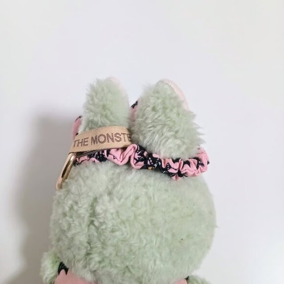 Pink Bat Dress and Matching Bow Handmade Outfit for Made for Labubu - Picture 6 of 7